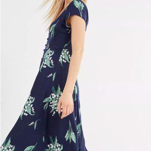 UO Malena Navy Floral Button-Down Midi Dress Size Small
